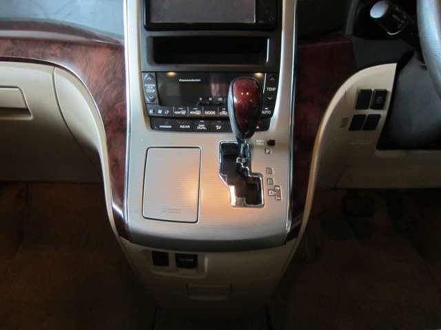 アルファード ２４０Ｇ　３列シート７人乗　ワンオーナー　禁煙車（20枚目）