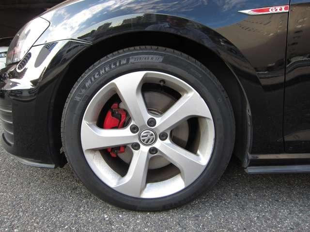 ゴルフＧＴＩ ベースグレード　１７インチアルミホイール　ドライブレコーダー　ナビ　フルセグＴＶ　スマートキー　ＥＴＣ　ワンオーナー（7枚目）