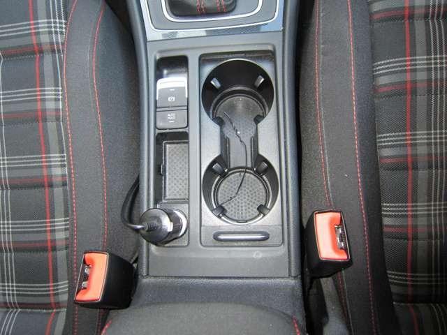 ゴルフＧＴＩ ベースグレード　１７インチアルミホイール　ドライブレコーダー　ナビ　フルセグＴＶ　スマートキー　ＥＴＣ　ワンオーナー（13枚目）