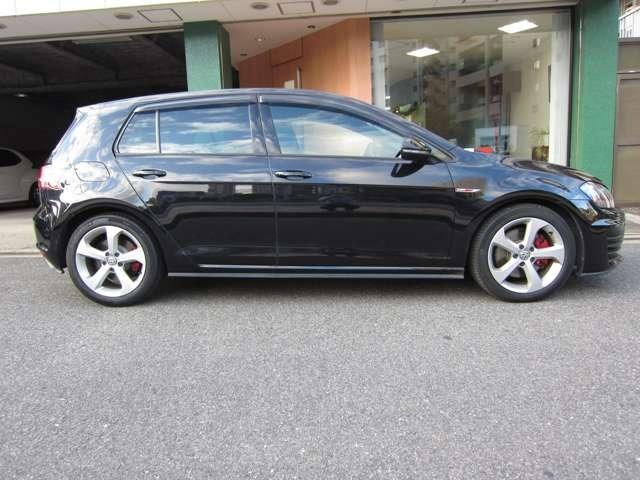 ゴルフＧＴＩ ベースグレード　１７インチアルミホイール　ドライブレコーダー　ナビ　フルセグＴＶ　スマートキー　ＥＴＣ　ワンオーナー（22枚目）