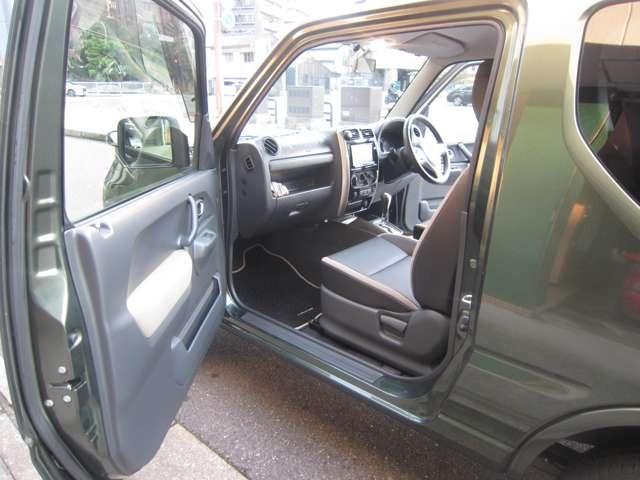 ジムニー ランドベンチャー　４ＷＤ　キーレスエントリー　カーナビ　ＥＴＣ　ワンオーナー　禁煙車（11枚目）