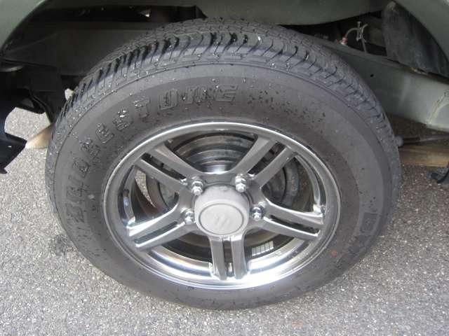 ジムニー ランドベンチャー　４ＷＤ　キーレスエントリー　カーナビ　ＥＴＣ　ワンオーナー　禁煙車（15枚目）