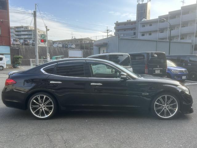 フーガハイブリッド ベースグレード スマートキー BOSEサウンド 本革シート AFS ナビ TV Bluetooth ローダウン WORKシュバート20インチアルミ Bカメラ ETC(7枚目)