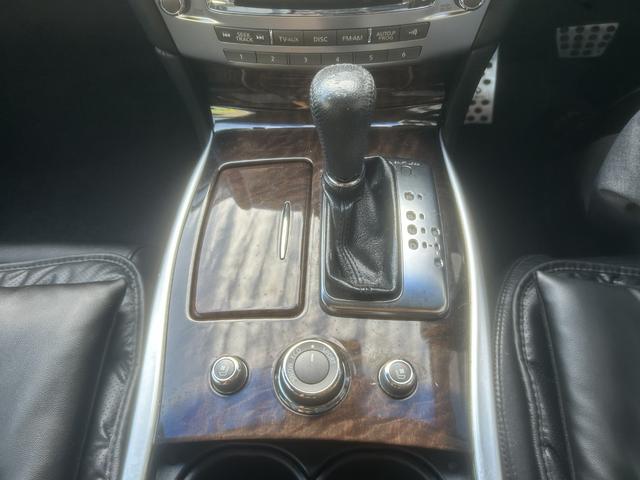 フーガハイブリッド ベースグレード スマートキー BOSEサウンド 本革シート AFS ナビ TV Bluetooth ローダウン WORKシュバート20インチアルミ Bカメラ ETC(42枚目)