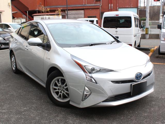 プリウス Ａプレミアム　スマートキー　フルセグナビ　Ｂｌｕｅｔｏｏｔｈ　オートヘッドライト　レーンキープアシスト　ＢＳＭ　オートクルーズ　ステリモ　コーナーセンサー　Ｂカメラ　ＥＴＣ　ドラレコ　記録簿　禁煙（2枚目）