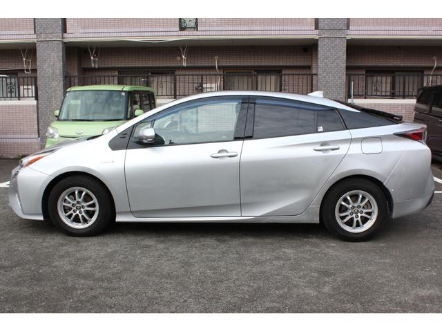 プリウス Ａプレミアム　スマートキー　フルセグナビ　Ｂｌｕｅｔｏｏｔｈ　オートヘッドライト　レーンキープアシスト　ＢＳＭ　オートクルーズ　ステリモ　コーナーセンサー　Ｂカメラ　ＥＴＣ　ドラレコ　記録簿　禁煙（8枚目）