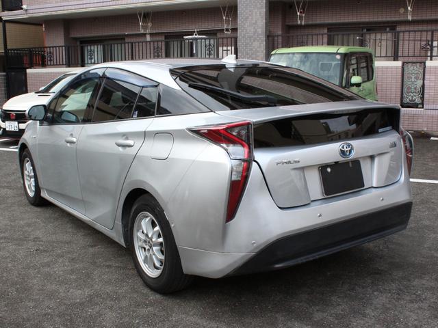 プリウス Ａプレミアム　スマートキー　フルセグナビ　Ｂｌｕｅｔｏｏｔｈ　オートヘッドライト　レーンキープアシスト　ＢＳＭ　オートクルーズ　ステリモ　コーナーセンサー　Ｂカメラ　ＥＴＣ　ドラレコ　記録簿　禁煙（9枚目）