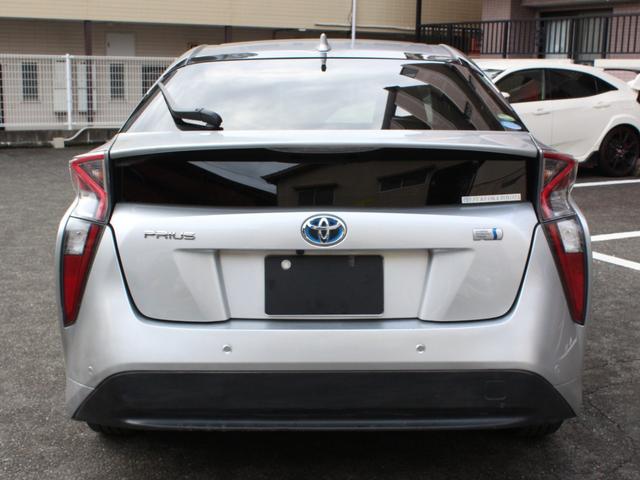プリウス Ａプレミアム　スマートキー　フルセグナビ　Ｂｌｕｅｔｏｏｔｈ　オートヘッドライト　レーンキープアシスト　ＢＳＭ　オートクルーズ　ステリモ　コーナーセンサー　Ｂカメラ　ＥＴＣ　ドラレコ　記録簿　禁煙（10枚目）