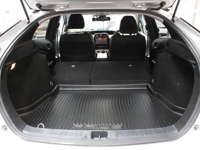 プリウス Ａプレミアム　スマートキー　フルセグナビ　Ｂｌｕｅｔｏｏｔｈ　オートヘッドライト　レーンキープアシスト　ＢＳＭ　オートクルーズ　ステリモ　コーナーセンサー　Ｂカメラ　ＥＴＣ　ドラレコ　記録簿　禁煙（14枚目）