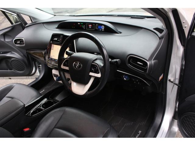 プリウス Ａプレミアム　スマートキー　フルセグナビ　Ｂｌｕｅｔｏｏｔｈ　オートヘッドライト　レーンキープアシスト　ＢＳＭ　オートクルーズ　ステリモ　コーナーセンサー　Ｂカメラ　ＥＴＣ　ドラレコ　記録簿　禁煙（21枚目）