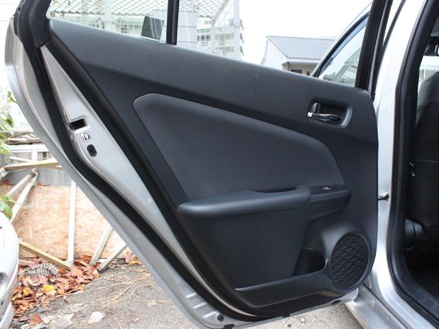プリウス Ａプレミアム　スマートキー　フルセグナビ　Ｂｌｕｅｔｏｏｔｈ　オートヘッドライト　レーンキープアシスト　ＢＳＭ　オートクルーズ　ステリモ　コーナーセンサー　Ｂカメラ　ＥＴＣ　ドラレコ　記録簿　禁煙（32枚目）
