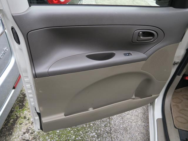 タント Ｘリミテッド　ナビ　バックモニター　ＴＶ　スマートキー　左側電動スライドドア　オートエアコン　プライバシーガラス　セキュリティ　記録簿　ＥＴＣ　運転席・助手席エアバック（17枚目）