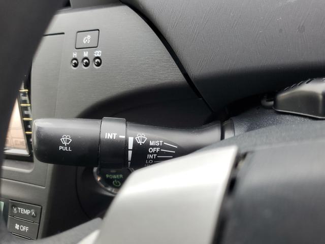 プリウス Ｌ　ドライブレコーダー　ＥＴＣ　バックカメラ　ナビ　ＴＶ　アルミホイール　オートライト　ＣＶＴ　スマートキー　アイドリングストップ　電動格納ミラー　盗難防止システム　ベンチシート　ＣＤ　ＤＶＤ再生（46枚目）