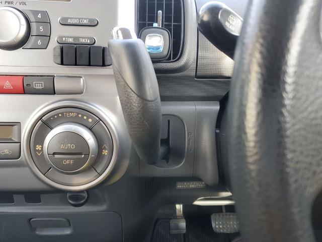 タント カスタムＸリミテッド　ＥＴＣ　電動スライドドア　ＨＩＤ　スマートキー　電動格納ミラー　ベンチシート　ＣＶＴ　盗難防止システム　ＡＢＳ　ＣＤ　アルミホイール　衝突安全ボディ　エアコン　パワーステアリング　パワーウィンドウ（10枚目）