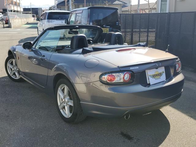 ロードスター ロードスター　オープンカー　ＥＴＣ　バックカメラ　ＡＴ　キーレスエントリー　アルミホイール　盗難防止システム　衝突安全ボディ　ＡＢＳ　ＵＳＢ　ミュージックプレイヤー接続可　Ｂｌｕｅｔｏｏｔｈ　エアコン（17枚目）