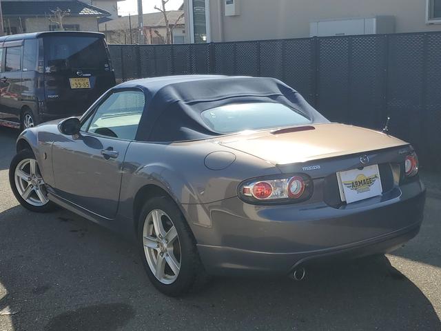 ロードスター ロードスター　オープンカー　ＥＴＣ　バックカメラ　ＡＴ　キーレスエントリー　アルミホイール　盗難防止システム　衝突安全ボディ　ＡＢＳ　ＵＳＢ　ミュージックプレイヤー接続可　Ｂｌｕｅｔｏｏｔｈ　エアコン（29枚目）