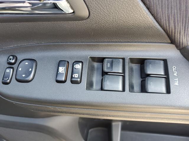 ヴェルファイア ２．４Ｚ　ＥＴＣ　バックカメラ　ナビ　ＴＶ　クリアランスソナー　両側電動スライドドア　オートライト　ＨＩＤ　スマートキー　電動格納ミラー　３列シート　オットマン　ＣＶＴ　アルミホイール　ＣＤ　盗難防止システム（35枚目）