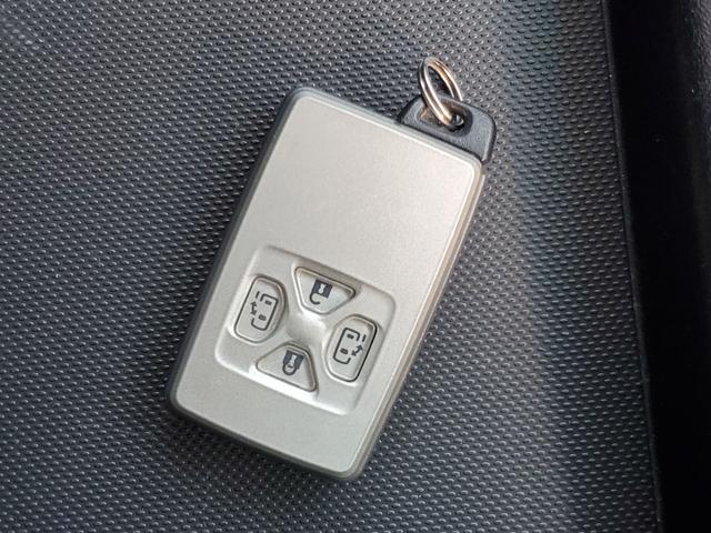 ヴェルファイア ２．４Ｚ　ＥＴＣ　バックカメラ　ナビ　ＴＶ　クリアランスソナー　両側電動スライドドア　オートライト　ＨＩＤ　スマートキー　電動格納ミラー　３列シート　オットマン　ＣＶＴ　アルミホイール　ＣＤ　盗難防止システム（51枚目）