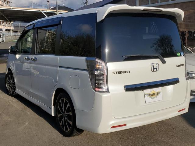 ステップワゴンスパーダ Ｚ　クールスピリット　ＥＴＣ　バックカメラ　ナビ　ＴＶ　オートクルーズコントロール　両側電動スライドドア　オートライト　ＨＩＤ　スマートキー　アイドリングストップ　電動格納ミラー　後席モニター　３列シート　ＣＶＴ（16枚目）