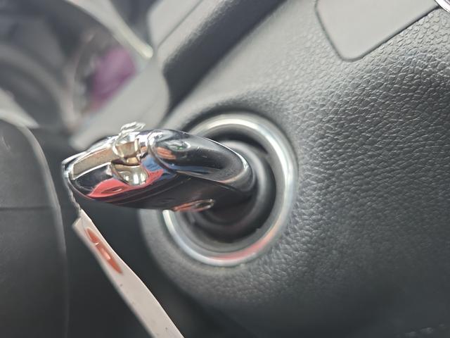Ｃクラスステーションワゴン Ｃ２００コンプレッサＷアバンＧスポーツＬＴＤ　ドライブレコーダー　ＥＴＣ　バックカメラ　ナビ　オートクルーズコントロール　アルミホイール　ＨＩＤ　サンルーフ　パワーシート　ハーフレザーシート　キーレスエントリー　電動格納ミラー　ＡＴ（9枚目）