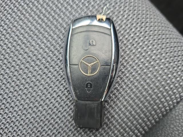 Ｃクラスステーションワゴン Ｃ２００コンプレッサＷアバンＧスポーツＬＴＤ　ドライブレコーダー　ＥＴＣ　バックカメラ　ナビ　オートクルーズコントロール　アルミホイール　ＨＩＤ　サンルーフ　パワーシート　ハーフレザーシート　キーレスエントリー　電動格納ミラー　ＡＴ（21枚目）