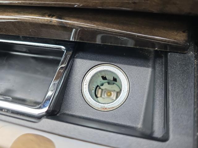 Ｃクラスステーションワゴン Ｃ２００コンプレッサＷアバンＧスポーツＬＴＤ　ドライブレコーダー　ＥＴＣ　バックカメラ　ナビ　オートクルーズコントロール　アルミホイール　ＨＩＤ　サンルーフ　パワーシート　ハーフレザーシート　キーレスエントリー　電動格納ミラー　ＡＴ（41枚目）