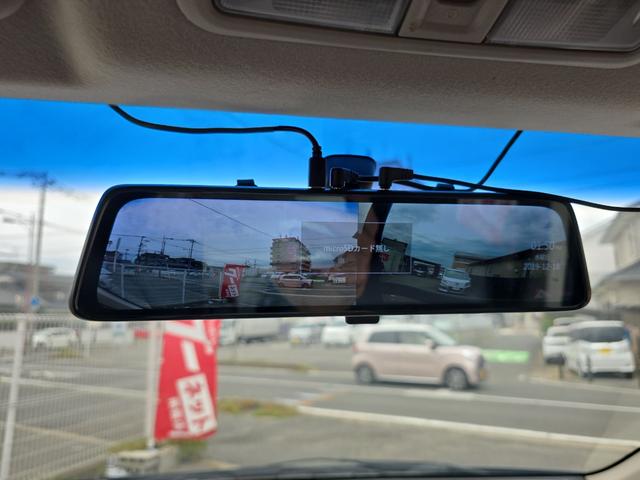 デリカＤ：５ Ｇ　プレミアム　４ＷＤ　ＥＴＣ　全周囲カメラ　ナビ　ＴＶ　オートクルーズコントロール　両側スライド・片側電動　オートライト　ＨＩＤ　電動リアゲート　スマートキー　電動格納ミラー　後席モニター　３列シート　フルフラット（10枚目）