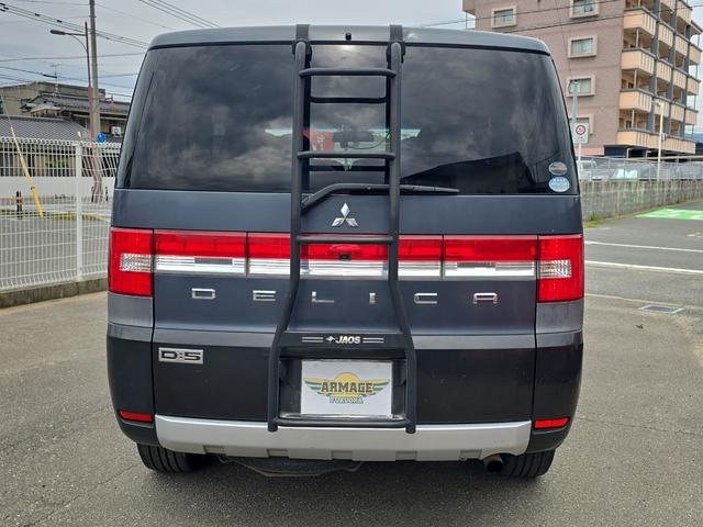 デリカＤ：５ Ｇ　プレミアム　４ＷＤ　ＥＴＣ　全周囲カメラ　ナビ　ＴＶ　オートクルーズコントロール　両側スライド・片側電動　オートライト　ＨＩＤ　電動リアゲート　スマートキー　電動格納ミラー　後席モニター　３列シート　フルフラット（15枚目）