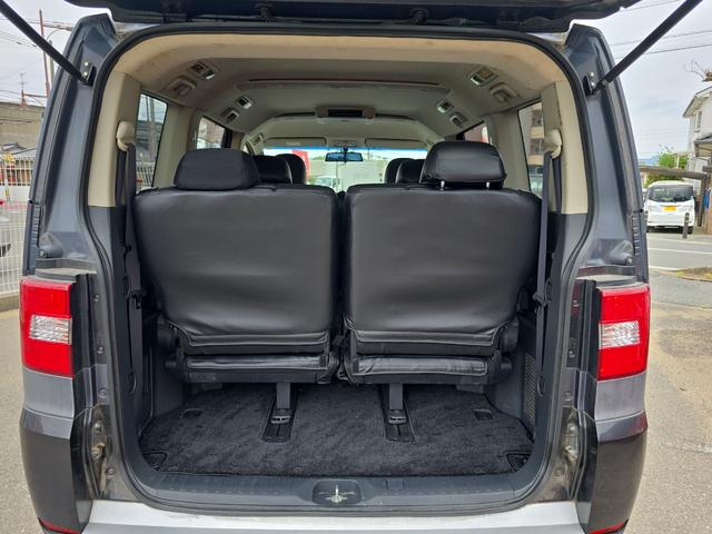 デリカＤ：５ Ｇ　プレミアム　４ＷＤ　ＥＴＣ　全周囲カメラ　ナビ　ＴＶ　オートクルーズコントロール　両側スライド・片側電動　オートライト　ＨＩＤ　電動リアゲート　スマートキー　電動格納ミラー　後席モニター　３列シート　フルフラット（18枚目）