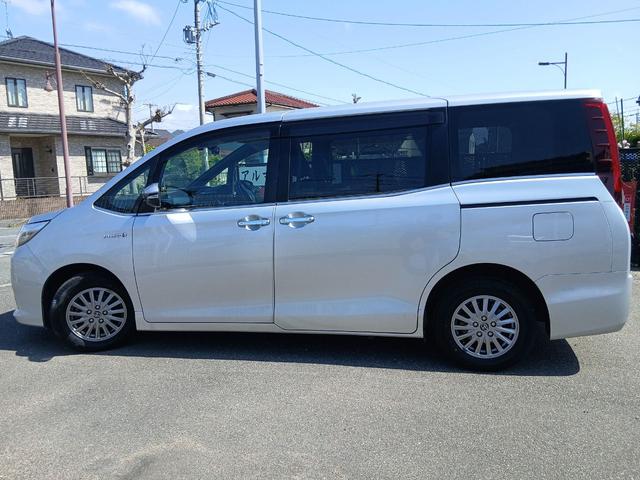 エスクァイア ハイブリッドＧｉ　ドライブレコーダー　ＥＴＣ　バックカメラ　ナビ　ＴＶ　オートクルーズコントロール　両側電動スライドドア　オートライト　ＬＥＤヘッドランプ　スマートキー　電動格納ミラー　シートヒーター　３列シート（18枚目）