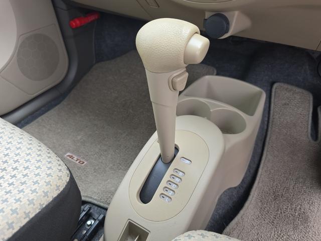 アルト Ｇ　ナビ　ＴＶ　キーレスエントリー　電動格納ミラー　ＡＴ　盗難防止システム　ＣＤ　ＵＳＢ　衝突安全ボディ　エアコン　パワーステアリング　パワーウィンドウ（8枚目）
