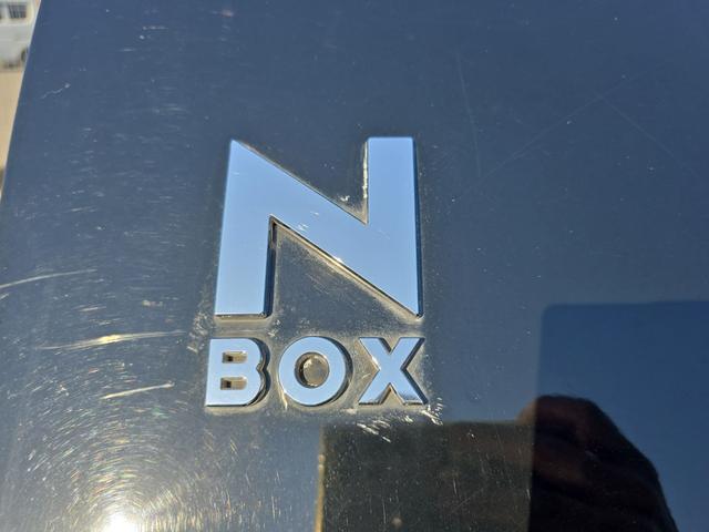 Ｎ－ＢＯＸカスタム Ｇ　ＳＳパッケージ　ＥＴＣ　バックカメラ　両側電動スライドドア　ナビ　オートライト　ＨＩＤ　スマートキー　アイドリングストップ　電動格納ミラー　ベンチシート　ＣＶＴ　盗難防止システム　ＡＢＳ　ＥＳＣ　ＣＤ　ＵＳＢ（21枚目）