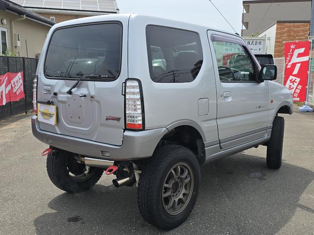 ジムニー ランドベンチャー　４ＷＤ　ナビ　ＴＶ　アルミホイール　キーレスエントリー　電動格納ミラー　革シート　ＭＴ　衝突安全ボディ　ＣＤ　ＤＶＤ再生　ＵＳＢ　ＡＢＳ　エアコン　パワーステアリング　パワーウィンドウ（18枚目）