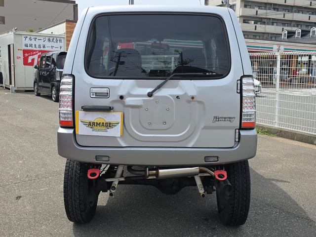 ジムニー ランドベンチャー　４ＷＤ　ナビ　ＴＶ　アルミホイール　キーレスエントリー　電動格納ミラー　革シート　ＭＴ　衝突安全ボディ　ＣＤ　ＤＶＤ再生　ＵＳＢ　ＡＢＳ　エアコン　パワーステアリング　パワーウィンドウ（19枚目）