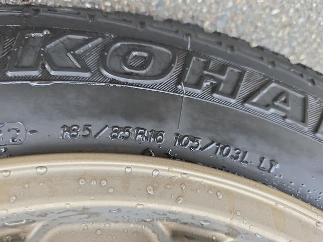 ジムニー ランドベンチャー　４ＷＤ　ナビ　ＴＶ　アルミホイール　キーレスエントリー　電動格納ミラー　革シート　ＭＴ　衝突安全ボディ　ＣＤ　ＤＶＤ再生　ＵＳＢ　ＡＢＳ　エアコン　パワーステアリング　パワーウィンドウ（25枚目）