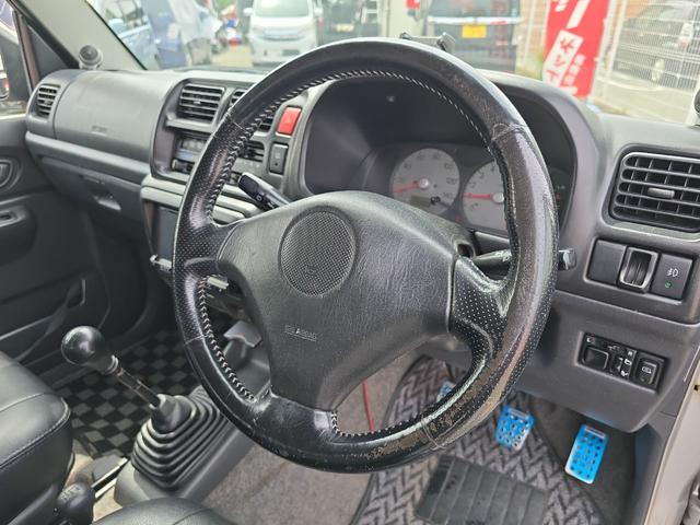 ジムニー ランドベンチャー　４ＷＤ　ナビ　ＴＶ　アルミホイール　キーレスエントリー　電動格納ミラー　革シート　ＭＴ　衝突安全ボディ　ＣＤ　ＤＶＤ再生　ＵＳＢ　ＡＢＳ　エアコン　パワーステアリング　パワーウィンドウ（50枚目）