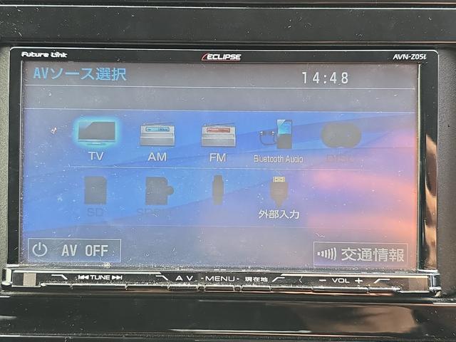 プリウス Ｓ　ＥＴＣ　バックカメラ　ナビ　ＴＶ　アルミホイール　オートライト　ＬＥＤヘッドランプ　ＣＶＴ　スマートキー　アイドリングストップ　電動格納ミラー　盗難防止システム　ＣＤ　Ｂｌｕｅｔｏｏｔｈ（7枚目）