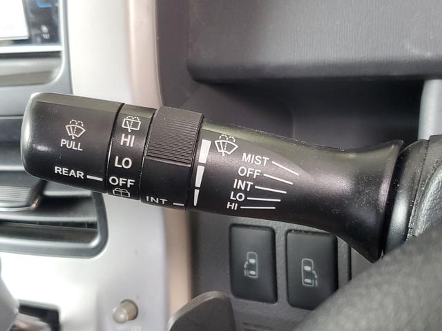 ヴォクシー ＺＳ　煌ＩＩ　ＥＴＣ　バックカメラ　両側電動スライドドア　オートライト　ＨＩＤ　スマートキー　電動格納ミラー　３列シート　ウォークスルー　ＣＶＴ　アルミホイール　ミュージックプレイヤー接続可　盗難防止システム（45枚目）