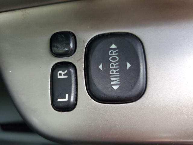 ヴォクシー ＺＳ　煌ＩＩ　ＥＴＣ　バックカメラ　両側電動スライドドア　オートライト　ＨＩＤ　スマートキー　電動格納ミラー　３列シート　ウォークスルー　ＣＶＴ　アルミホイール　ミュージックプレイヤー接続可　盗難防止システム（48枚目）