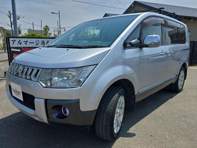 デリカＤ：５ シャモニー　４ＷＤ　ＥＴＣ　バックカメラ　サイドカメラ　ナビ　ＴＶ　オートクルーズコントロール　両側電動スライドドア　オートライト　ＨＩＤ　スマートキー　電動格納ミラー　シートヒーター　後席モニター　３列シート（12枚目）
