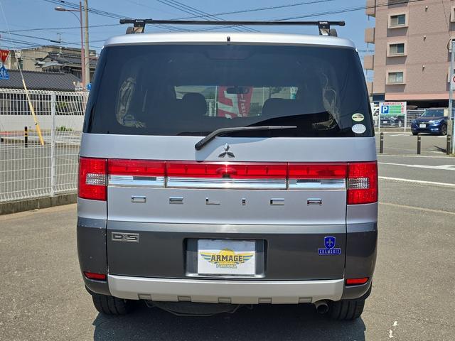 デリカＤ：５ シャモニー　４ＷＤ　ＥＴＣ　バックカメラ　サイドカメラ　ナビ　ＴＶ　オートクルーズコントロール　両側電動スライドドア　オートライト　ＨＩＤ　スマートキー　電動格納ミラー　シートヒーター　後席モニター　３列シート（15枚目）
