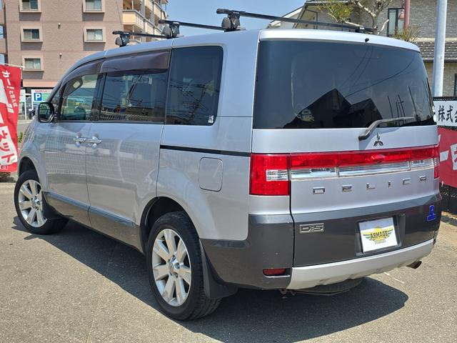 デリカＤ：５ シャモニー　４ＷＤ　ＥＴＣ　バックカメラ　サイドカメラ　ナビ　ＴＶ　オートクルーズコントロール　両側電動スライドドア　オートライト　ＨＩＤ　スマートキー　電動格納ミラー　シートヒーター　後席モニター　３列シート（16枚目）
