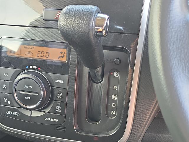 ワゴンＲスティングレー Ｔ　ＥＴＣ　ナビ　ＴＶ　オートライト　ＨＩＤ　スマートキー　電動格納ミラー　ベンチシート　ＣＶＴ　盗難防止システム　ＡＢＳ　ＣＤ　ＤＶＤ再生　ＵＳＢ　Ｂｌｕｅｔｏｏｔｈ　アルミホイール　衝突安全ボディ（8枚目）