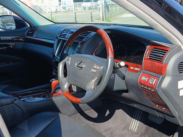 ＬＳ ＬＳ６００ｈ　バージョンＵ　Ｉパッケージ　ＥＴＣ　オートクルーズコントロール　衝突被害軽減システム　バックカメラ　ナビ　ＴＶ　アルミホイール　オートライト　ＬＥＤヘッドランプ　ヘッドライトウォッシャー　サンルーフ　ＣＶＴ　シートエアコン（46枚目）
