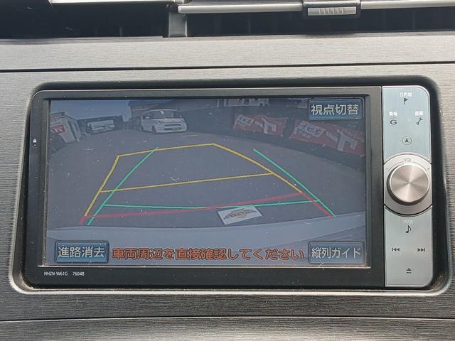 プリウス Ｓ　ＥＴＣ　バックカメラ　ナビ　ＴＶ　アルミホイール　ＨＩＤ　ＣＶＴ　スマートキー　電動格納ミラー　盗難防止システム　ＵＳＢ　ミュージックプレイヤー接続可　Ｂｌｕｅｔｏｏｔｈ　衝突安全ボディ　ＡＢＳ（6枚目）