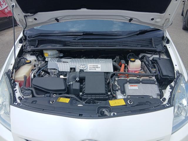 プリウス Ｓ　ＥＴＣ　バックカメラ　ナビ　ＴＶ　アルミホイール　ＨＩＤ　ＣＶＴ　スマートキー　電動格納ミラー　盗難防止システム　ＵＳＢ　ミュージックプレイヤー接続可　Ｂｌｕｅｔｏｏｔｈ　衝突安全ボディ　ＡＢＳ（19枚目）