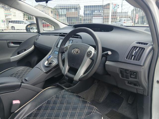 プリウス Ｓ　ＥＴＣ　バックカメラ　ナビ　ＴＶ　アルミホイール　ＨＩＤ　ＣＶＴ　スマートキー　電動格納ミラー　盗難防止システム　ＵＳＢ　ミュージックプレイヤー接続可　Ｂｌｕｅｔｏｏｔｈ　衝突安全ボディ　ＡＢＳ（36枚目）