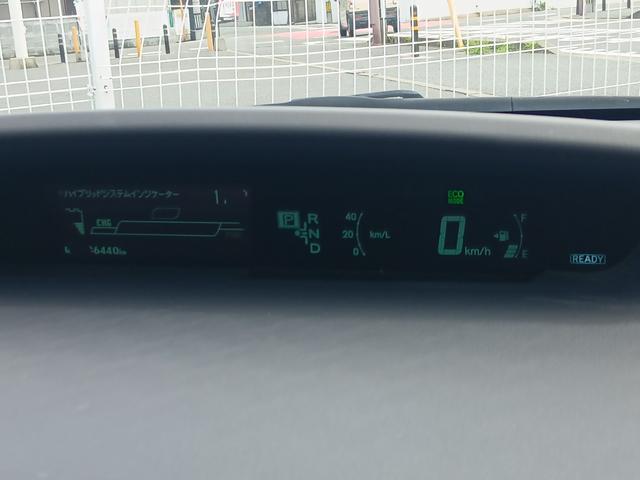 プリウス Ｓ　ＥＴＣ　バックカメラ　ナビ　ＴＶ　アルミホイール　ＨＩＤ　ＣＶＴ　スマートキー　電動格納ミラー　盗難防止システム　ＵＳＢ　ミュージックプレイヤー接続可　Ｂｌｕｅｔｏｏｔｈ　衝突安全ボディ　ＡＢＳ（49枚目）