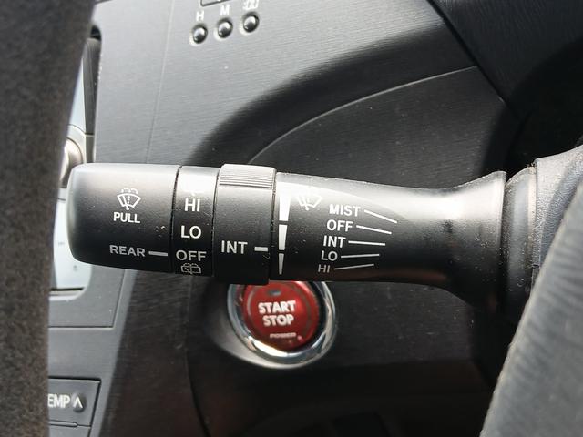 プリウス Ｓ　ＥＴＣ　バックカメラ　ナビ　ＴＶ　アルミホイール　ＨＩＤ　ＣＶＴ　スマートキー　電動格納ミラー　盗難防止システム　ＵＳＢ　ミュージックプレイヤー接続可　Ｂｌｕｅｔｏｏｔｈ　衝突安全ボディ　ＡＢＳ（53枚目）