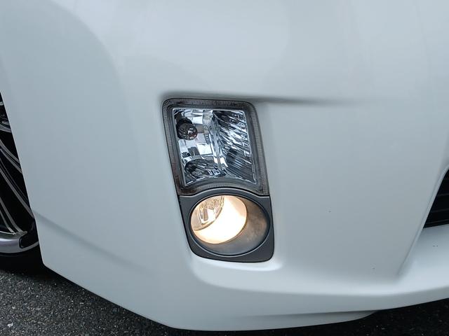 プリウス Ｓ　ＥＴＣ　バックカメラ　ナビ　ＴＶ　アルミホイール　ＨＩＤ　ＣＶＴ　スマートキー　電動格納ミラー　盗難防止システム　ＵＳＢ　ミュージックプレイヤー接続可　Ｂｌｕｅｔｏｏｔｈ　衝突安全ボディ　ＡＢＳ（70枚目）